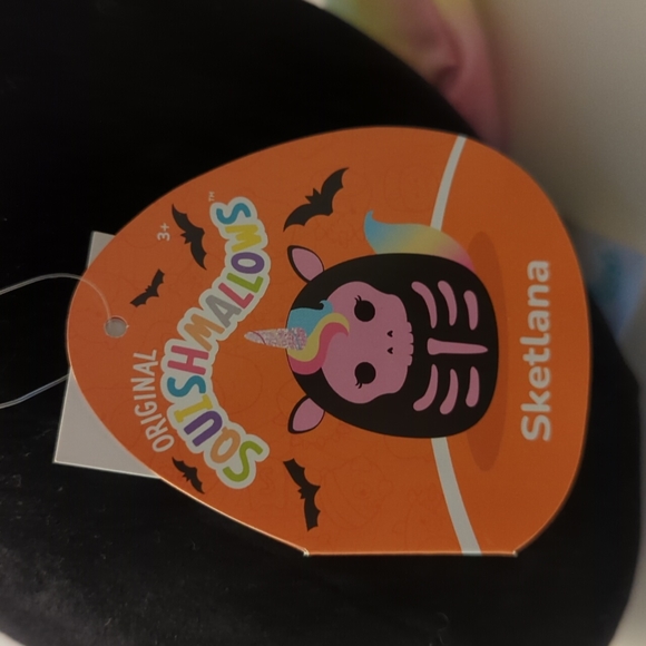 8" Squishmallows Sketlana - Picture 4 of 7